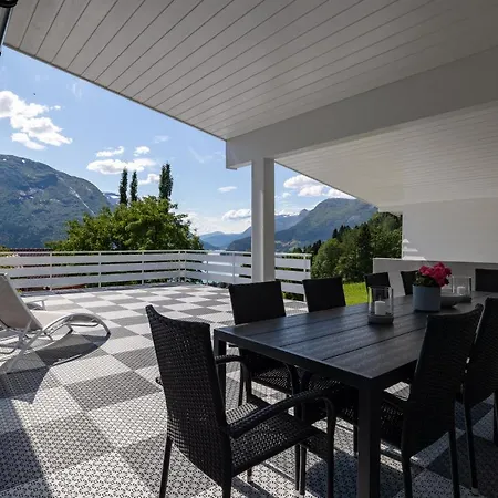 Flotunet - Jornhuset Stryn Buitenkant foto
